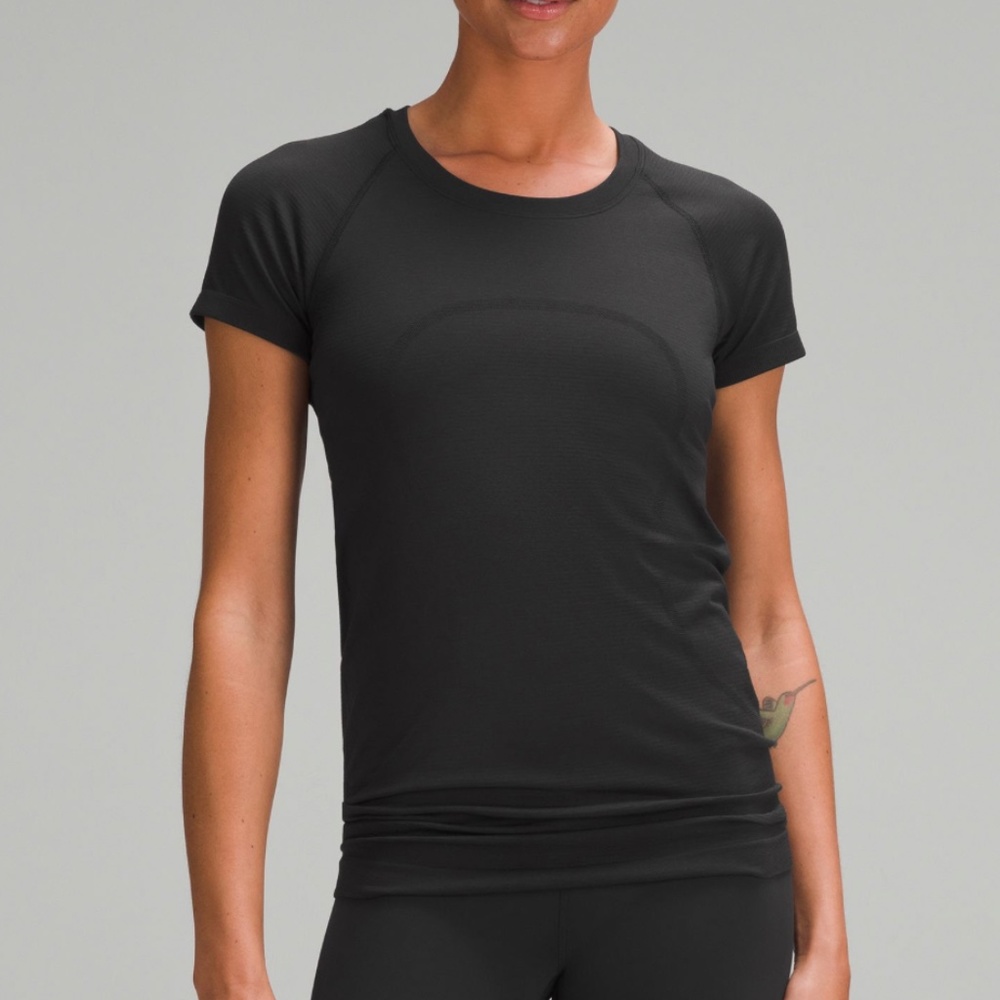 LULU BLACK SWIFTLY TEE